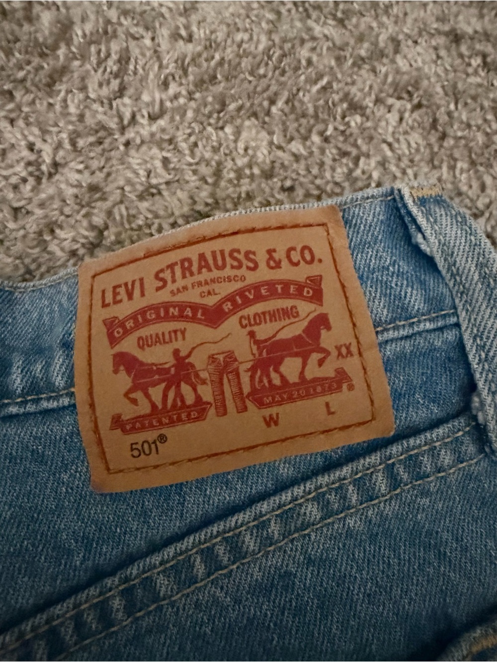 Levi’s 501 High Rise Cutoff Shorts - Medium Wash - Picture 4 of 10